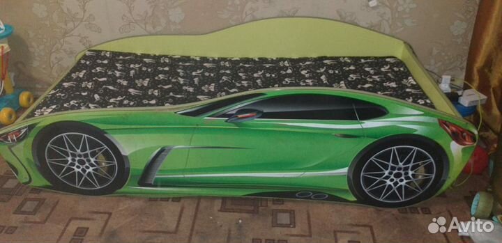 Кровать-машинка