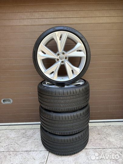 R22 Pirelli P Zero 285/30, PCD 5x112 DIA 66.6