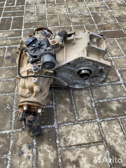 Раздатка Toyota Land Cruiser 100 1HD FTE 4.2