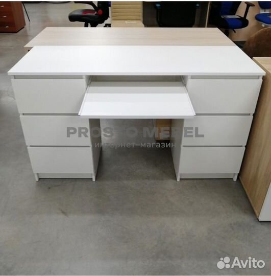 Стол компьютерный