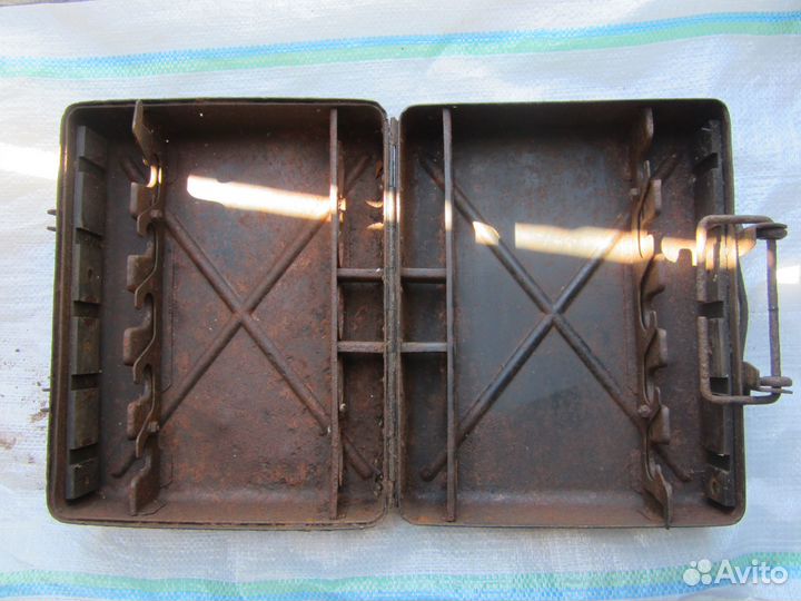 Ящик военный металлический