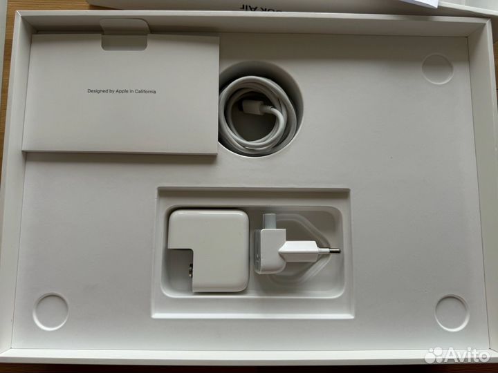 Apple macbook air 2020 M1