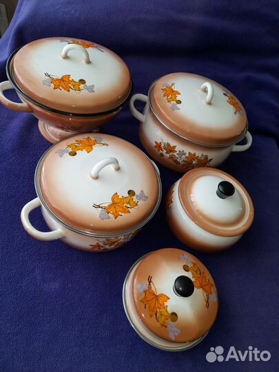 Сервиз столовый эмалированной посуды новый 5 предм
