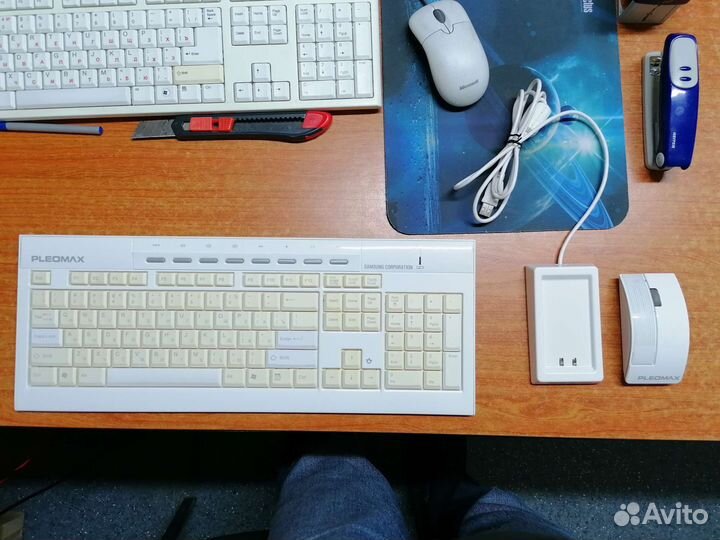 Беспроводная клавиатура и мышь Samsung PCK-8000W