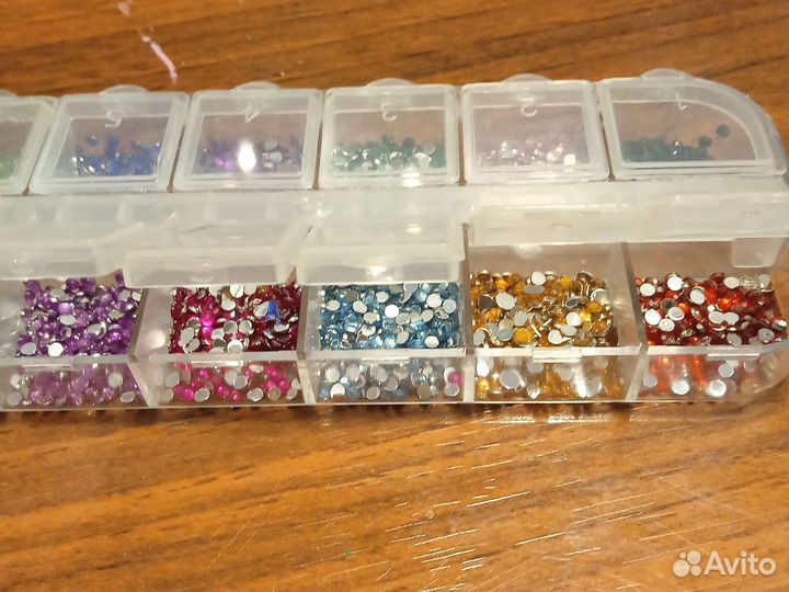 Украшения для маникюра