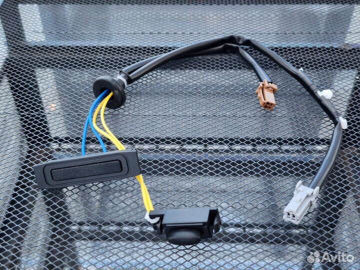 Новые Кнопки открывания багажника Nissan Tiida C11