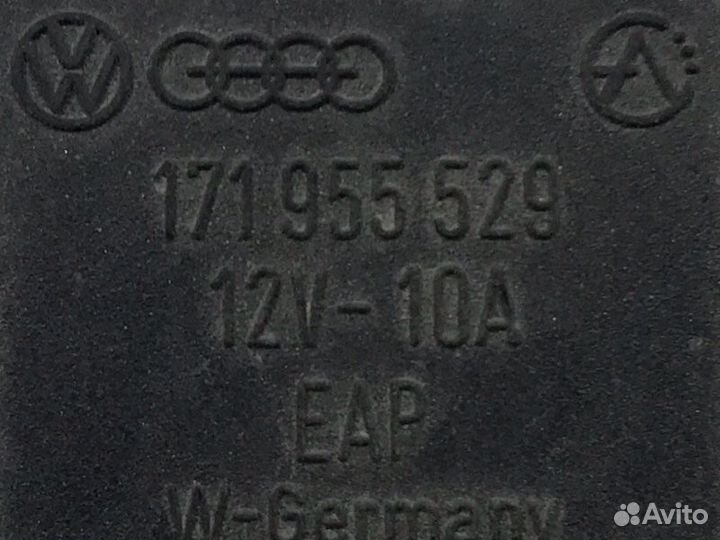 Реле дворников Volkswagen Golf MK3 1994