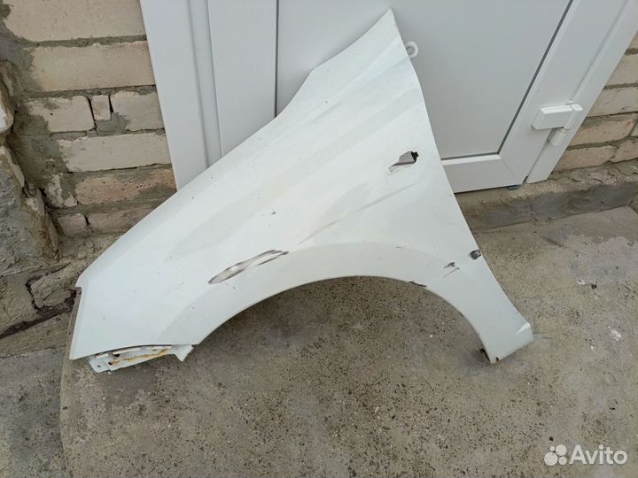 Крыло граната левая