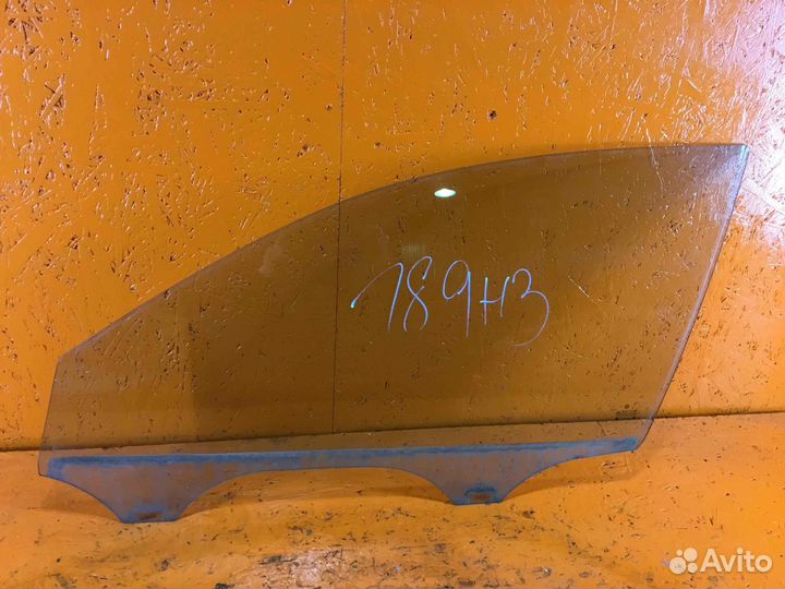 Стекло двери передней левой Volkswagen Passat