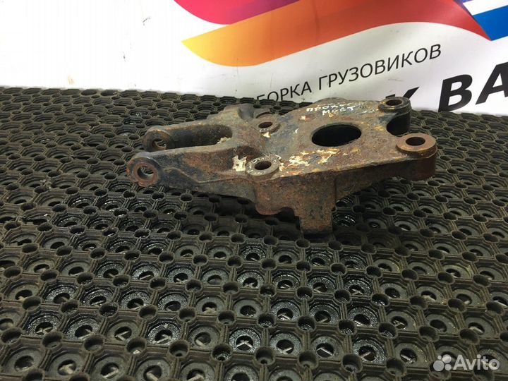 Кронштейн заднего стабилизатора