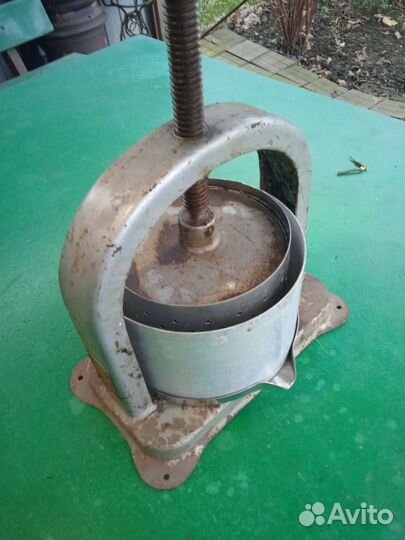 Пресс для ожима винограда и фруктов