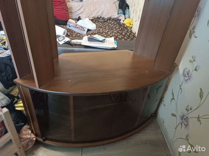 Тумба под телевизор угловая