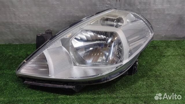 Фара левая Nissan Tiida 2008