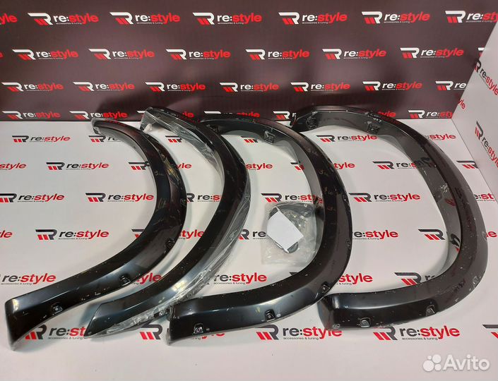 Фендера Toyota Tundra 2007-2013