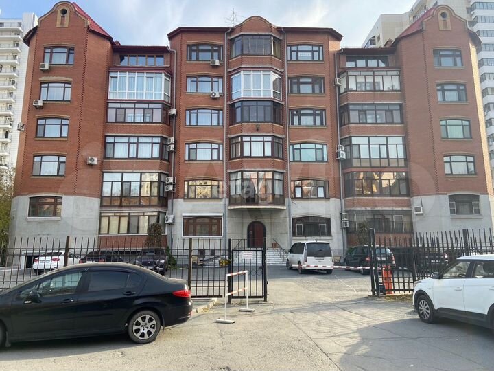 2-к. квартира, 150,8 м², 6/6 эт.