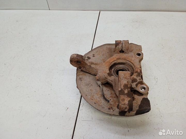 Кулак поворотный передний правый Mitsubishi Lancer