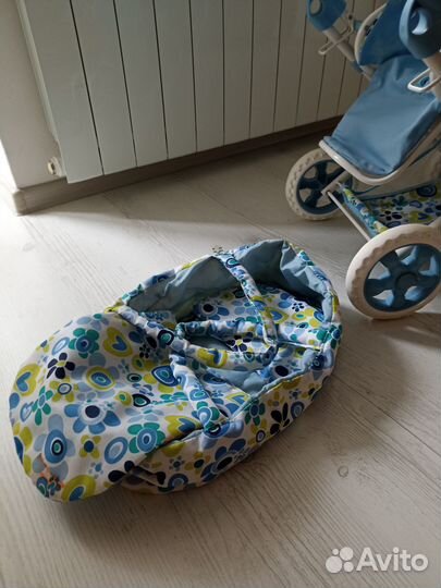 Игрушечная коляска для кукол