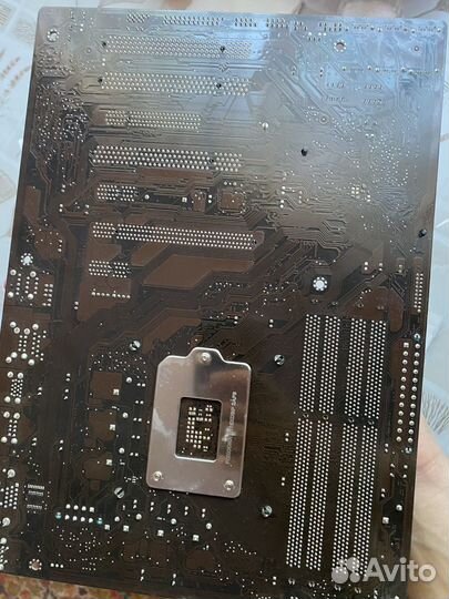 Материнская плата с процессором и памятью