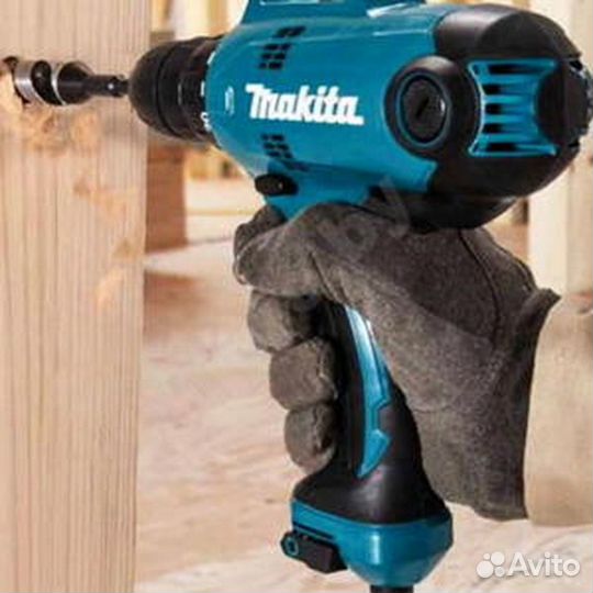 Дрель-шуруповерт Makita DF0300