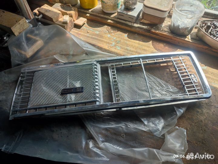 Передняя решетка ваз 2106