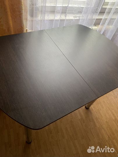 Кухонный стол