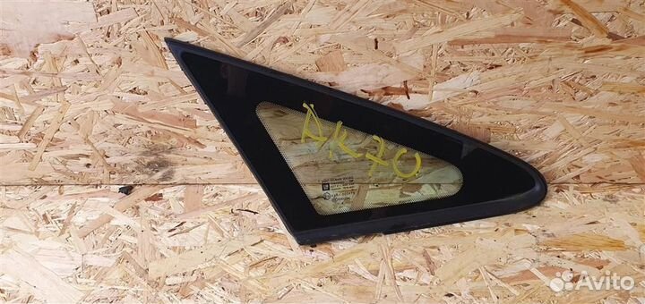 Стекло кузовное правое Opel Corsa D 2006-2015