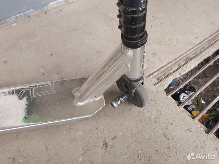 Трековый самокат