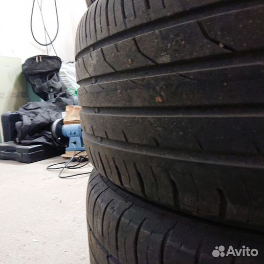 Continental ContiPremiumContact 2 215/55 R17 94V