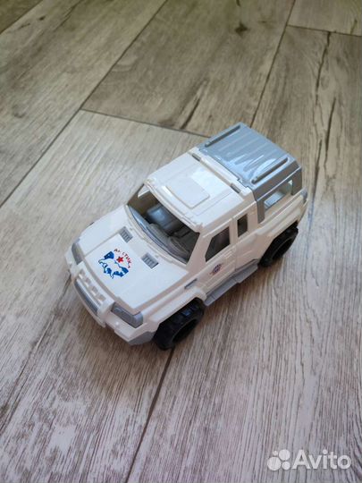 Внедорожник машинка
