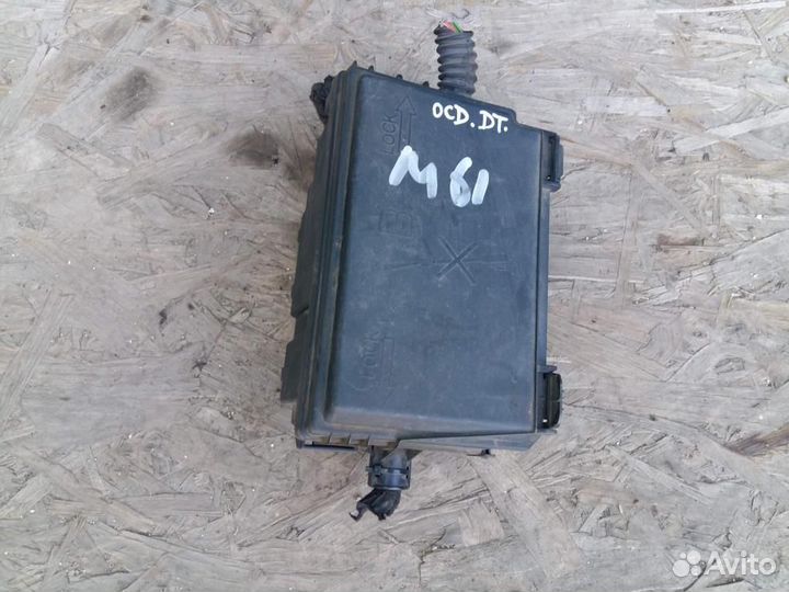 Блок предохранителей передний Opel Corsa D 2006-2