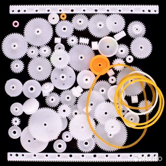 Набор пластмассовых шестеренок, валов, муфт 75 шт