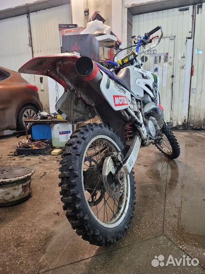Honda crm250