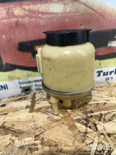 Бачок гур Ниссан Фуга