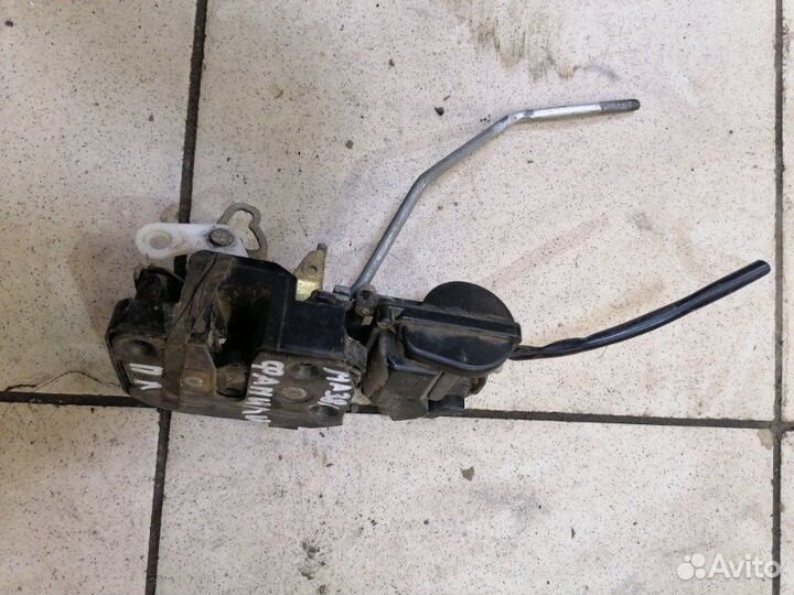 Замок дверной передний левый Mazda Familia