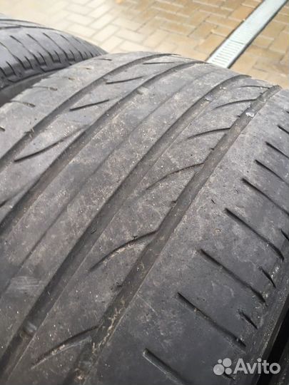 Bridgestone Dueler A/T 695 285/60 R18