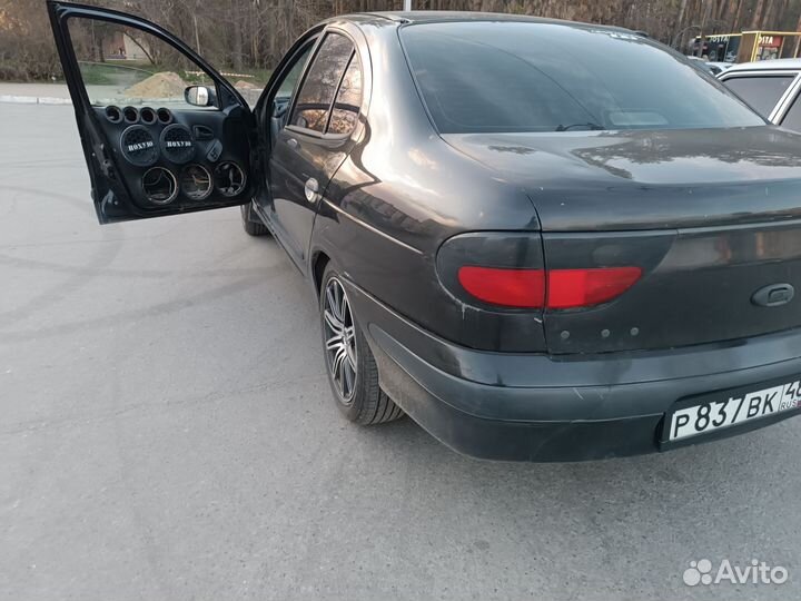 Дверные карты Renault Megane 1