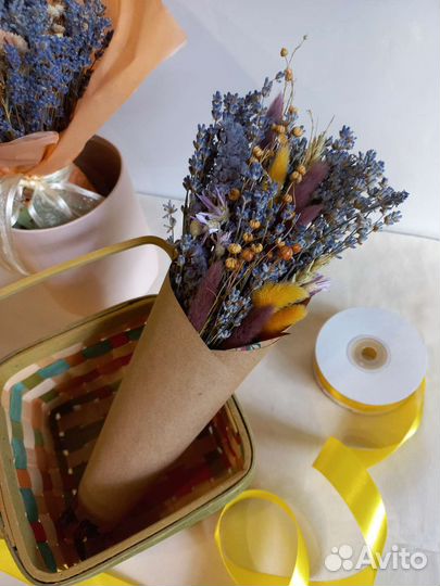 Композиции и букеты из лаванды