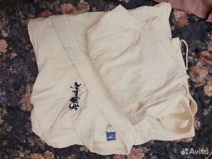 Кимоно костюм для каратэ