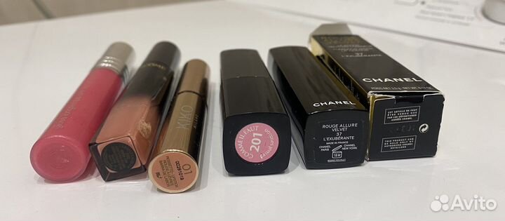 Помады, блески Chanel, Clinique, Lancome