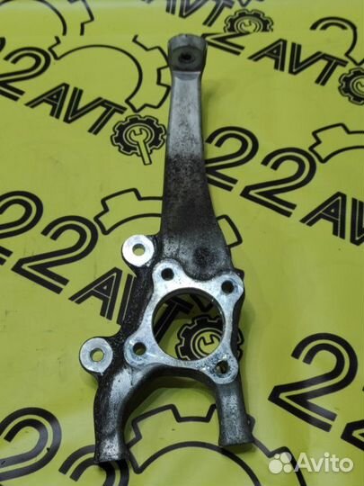 Цапфа (поворотный кулак) передняя правая Lexus