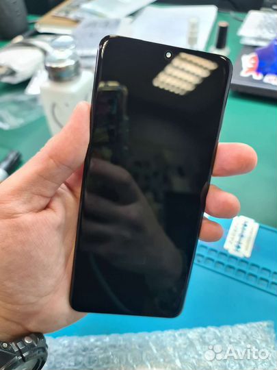 Samsung galaxy s20 дисплей