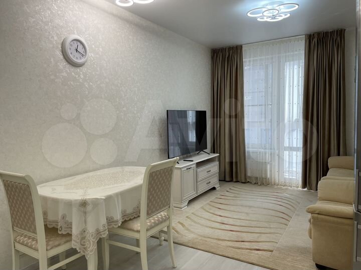 2-к. квартира, 61 м², 4/14 эт.