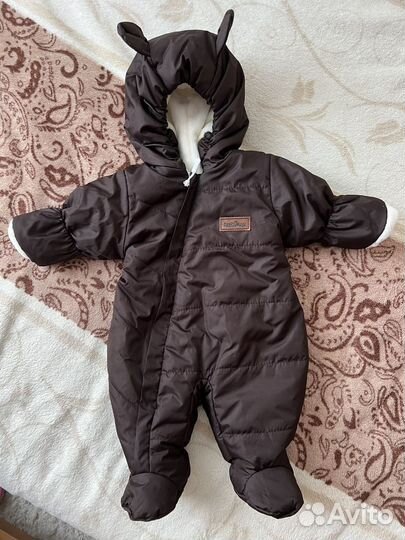 Демисезонный комбинезон для новорожденного