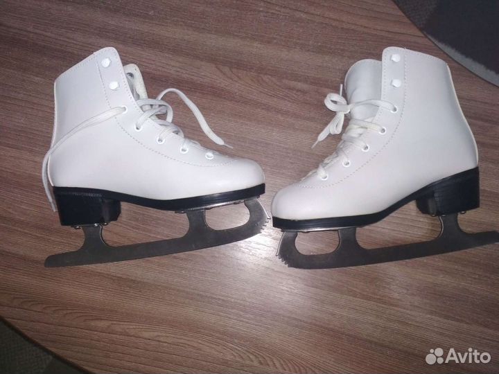 Коньки для девочки 33 размер