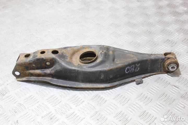 Рычаг задний нижний левый Clk 208