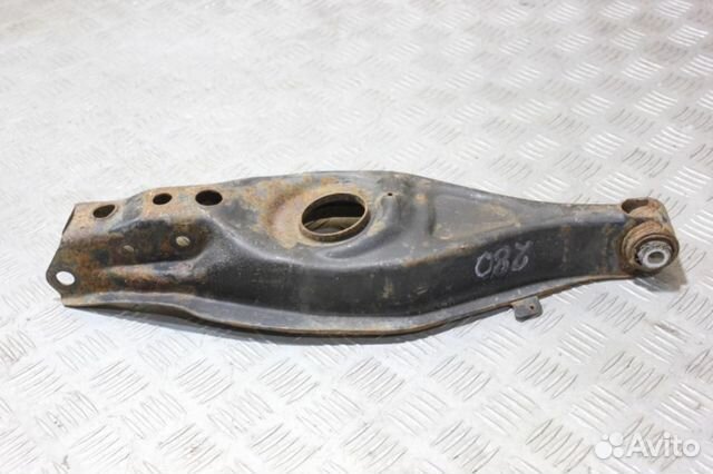 Рычаг задний нижний левый Clk 208