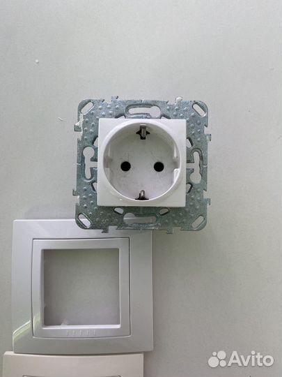 Розетка и рамки scheider electric