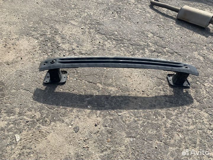 Усилител бампера