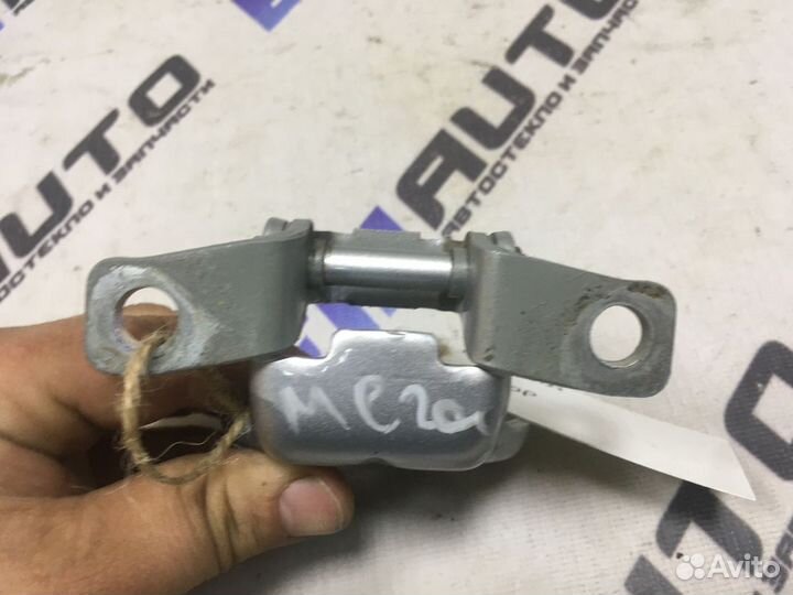 Петля двери задней правой верхняя Дэу Матиз