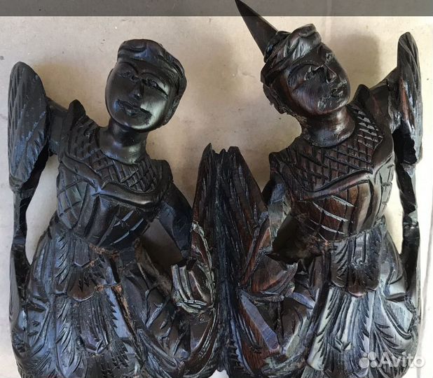 Танцоры с щитами. Черное дерево